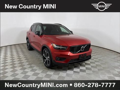 Used 2020 Volvo XC40 T5 R-Design AWD/4WD image 1