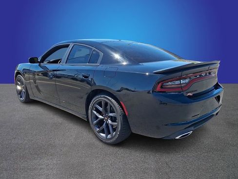 Used 2019 Dodge Charger SXT w/ Plus Group RWD image 6