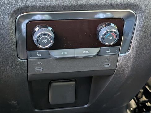 New 2026 Chevrolet Suburban Premier image 13