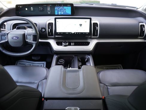 Used 2025 Ford Expedition Max Active AWD/4WD image 15