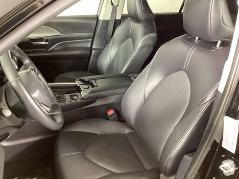 Used 2025 Toyota Grand Highlander AWD Hybrid image 12