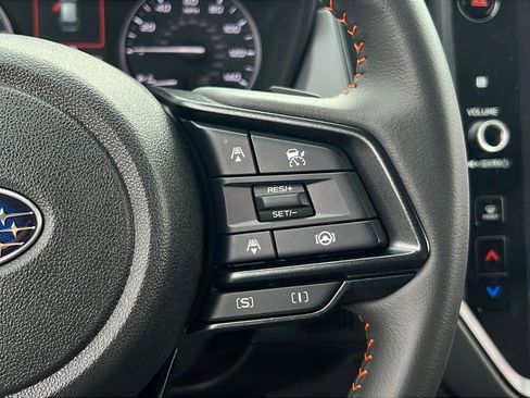 Certified 2025 Subaru Crosstrek 2.5i Limited w/ Crosstrek Mirror Package image 27