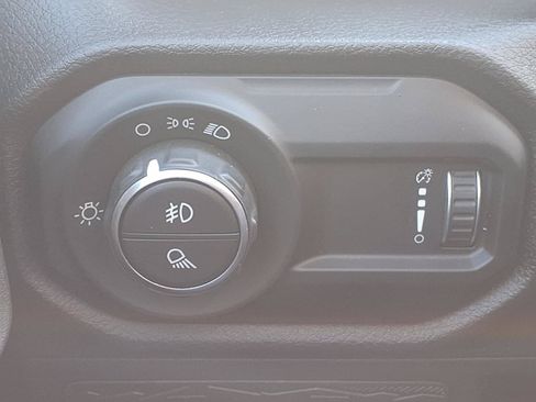 Used 2024 Jeep Gladiator Sport AWD/4WD image 16