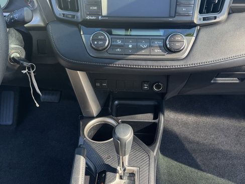 Used 2015 Toyota RAV4 XLE FWD image 15