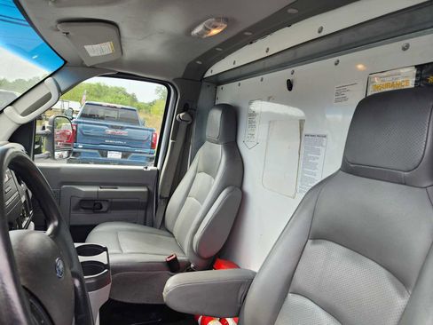 Used 2018 Ford E-350 and Econoline 350 Super Duty image 19
