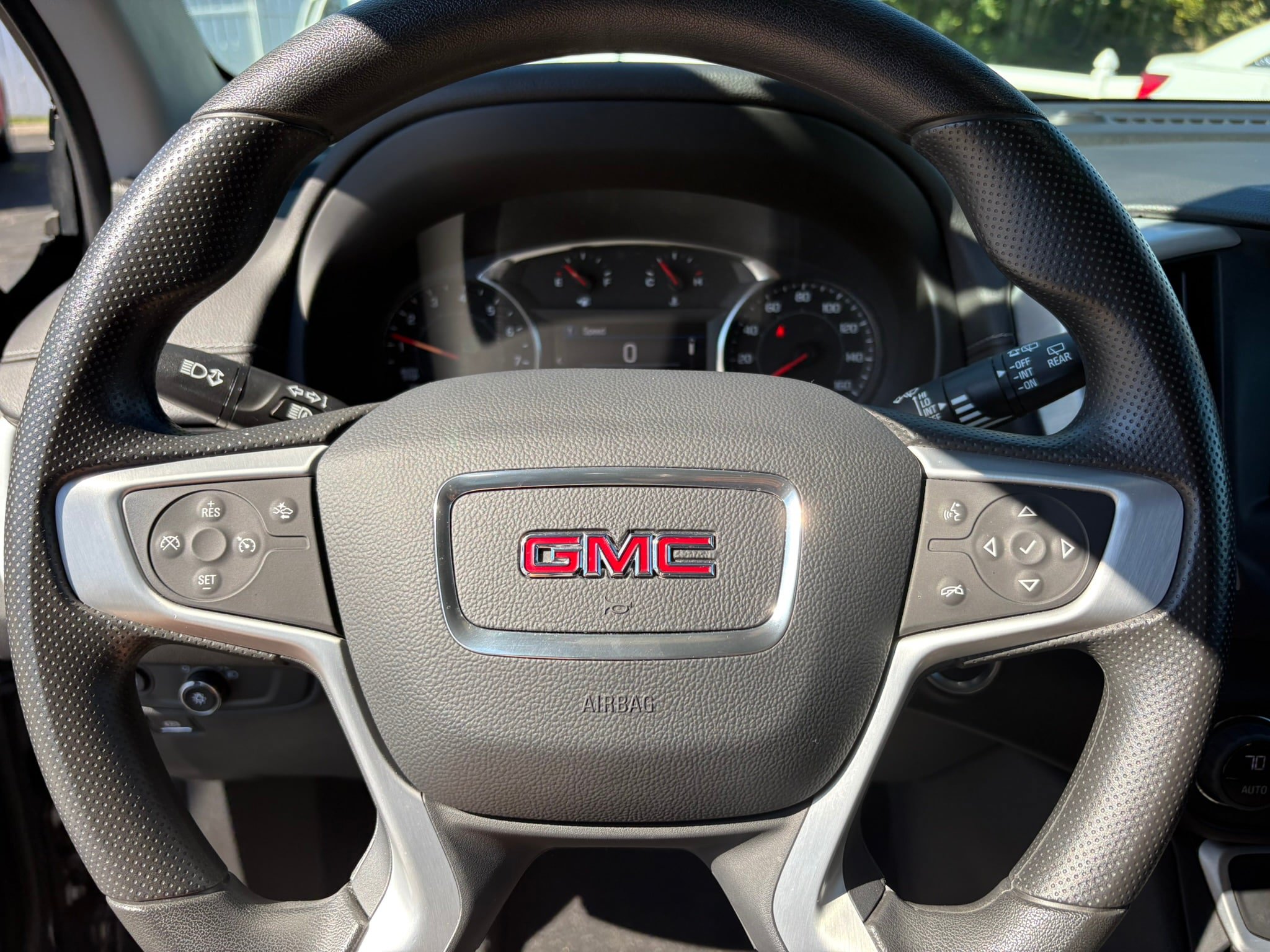 Used 2023 GMC Terrain SLE w/ Driver Convenience Package FWD image 22