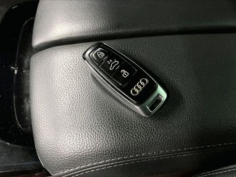Used 2021 Audi A8 L 3.0T w/ Executive Plus Package image 13