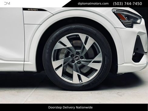 Used 2021 Audi e-tron Premium AWD/4WD image 45