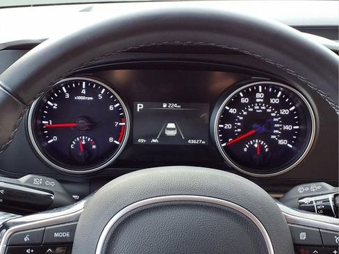 Used 2024 Kia Carnival LX image 15