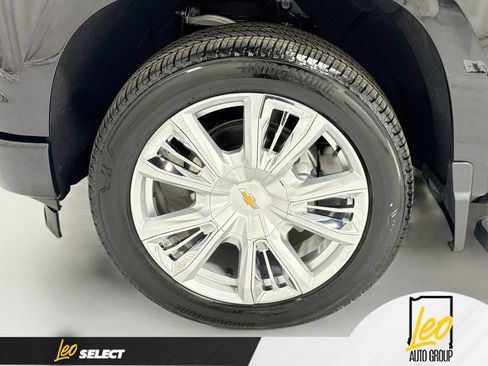 Used 2024 Chevrolet Silverado 1500 High Country AWD/4WD image 36