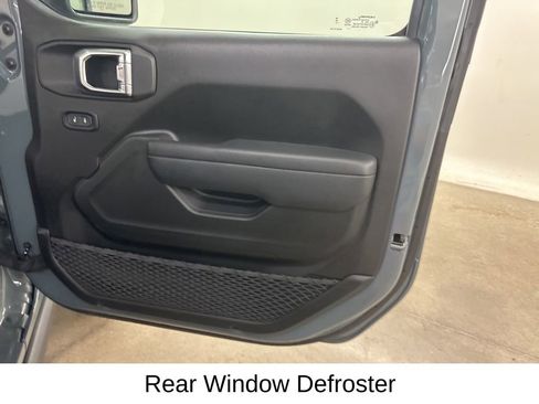 Used 2025 Jeep Wrangler Unlimited Rubicon 4xe w/ Convenience Group AWD/4WD image 20