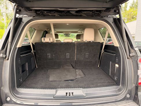 Used 2024 Ford Expedition Max Limited AWD/4WD image 9