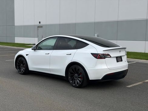 Used 2022 Tesla Model Y Performance AWD/4WD image 9