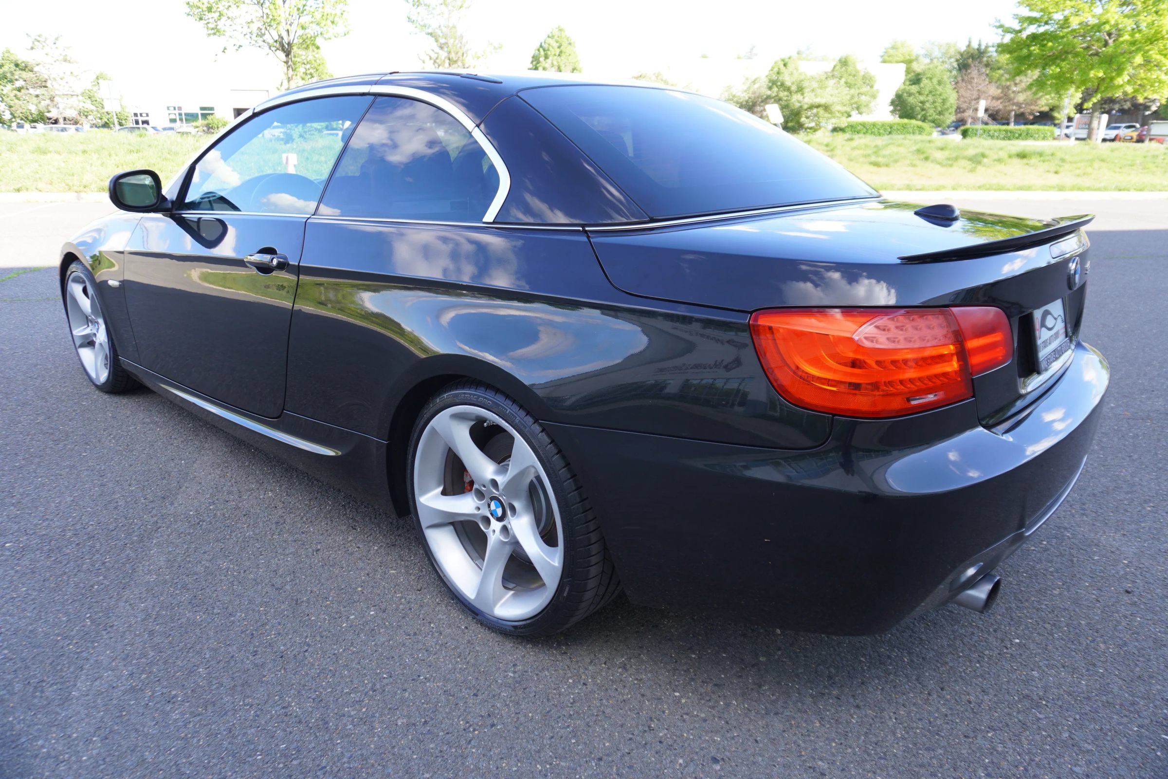 Used 2011 BMW 335i Convertible w/ M Sport Pkg RWD image 5