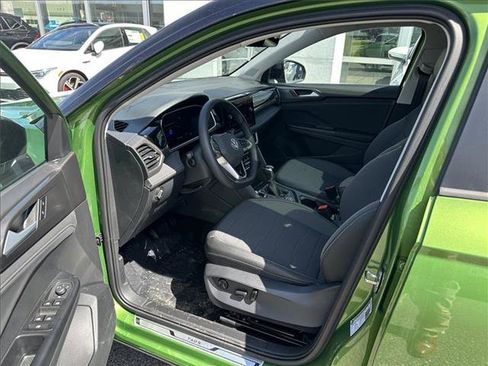 New 2026 Volkswagen Taos SE AWD/4WD image 12