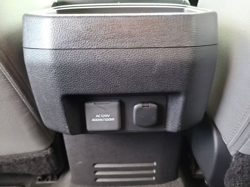 Used 2025 Toyota Tacoma TRD Off-Road image 12