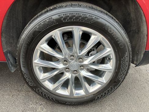 Used 2019 Buick Enclave Essence image 13