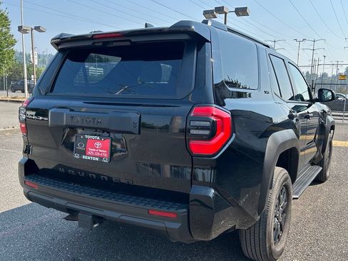 Certified 2025 Toyota 4Runner SR5 AWD/4WD image 5