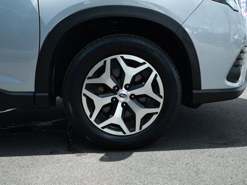 Used 2024 Subaru Forester Premium AWD/4WD image 5