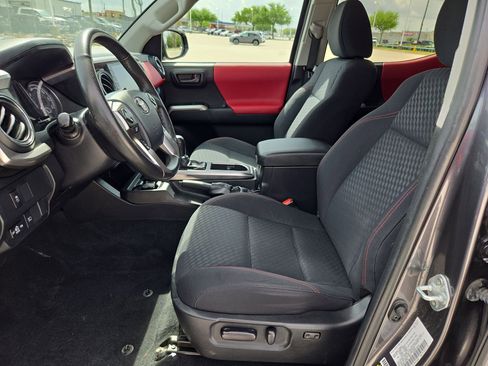 Used 2023 Toyota Tacoma SR5 AWD/4WD image 16