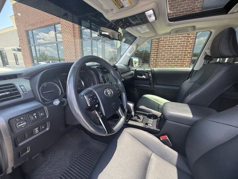 Used 2023 Toyota 4Runner TRD Off-Road Premium w/ Moonroof Package AWD/4WD image 19