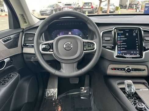 Certified 2023 Volvo XC90 T8 Ultimate image 17