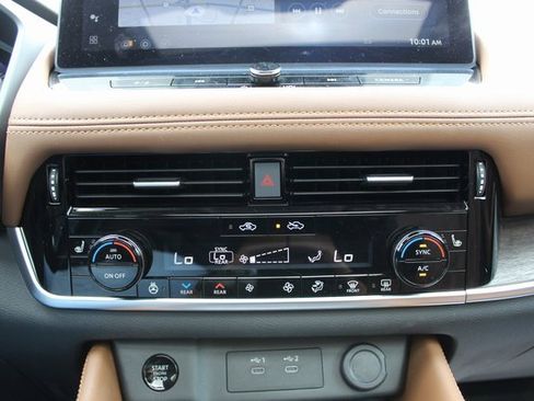 Used 2024 Nissan Rogue Platinum w/ Platinum Premium Package image 29