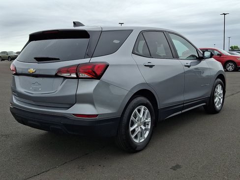 Certified 2024 Chevrolet Equinox LS w/ LS Convenience Package FWD image 6