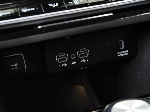 Used 2023 Jeep Wagoneer 4WD w/ Convenience Group I image 25