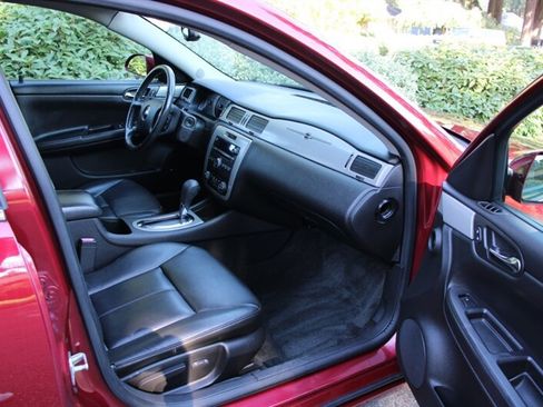 Used 2008 Chevrolet Impala LTZ image 14
