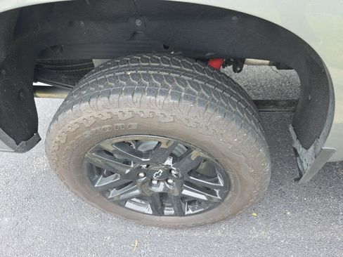 Used 2025 Chevrolet Silverado 1500 LT Trail Boss w/ LT Trail Boss Premium Package AWD/4WD image 9