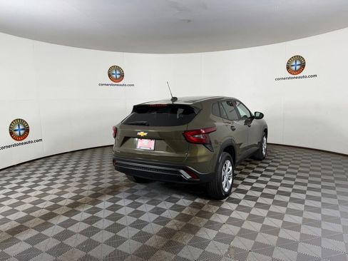 Used 2024 Chevrolet Trax LS FWD image 18