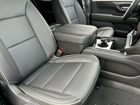 New 2026 GMC Yukon Elevation image 28