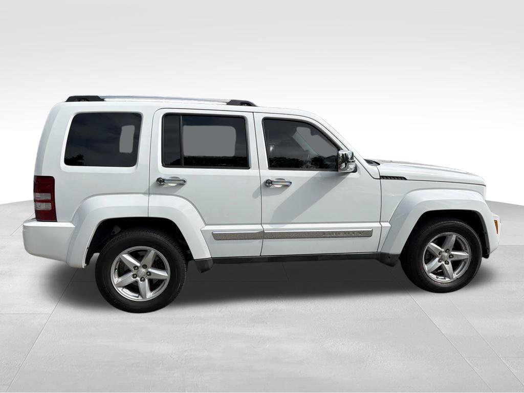 Used 2012 Jeep Liberty Limited w/ Comfort/Convenience Group AWD/4WD image 7
