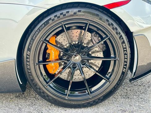 Used 2020 McLaren 600LT Spider RWD image 19