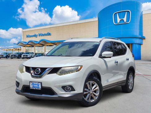Used 2015 Nissan Rogue SV w/ SV Premium Package FWD image 1