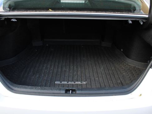 Used 2018 Toyota Camry LE image 13