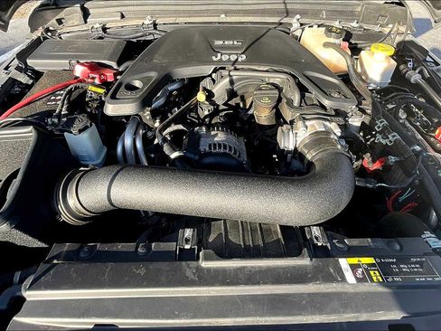 Used 2020 Jeep Gladiator Sport w/ Trailer Tow Package image 30