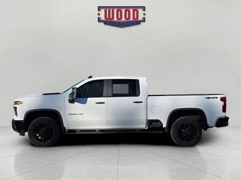 Used 2025 Chevrolet Silverado 2500 Custom w/ Custom Value Package image 5