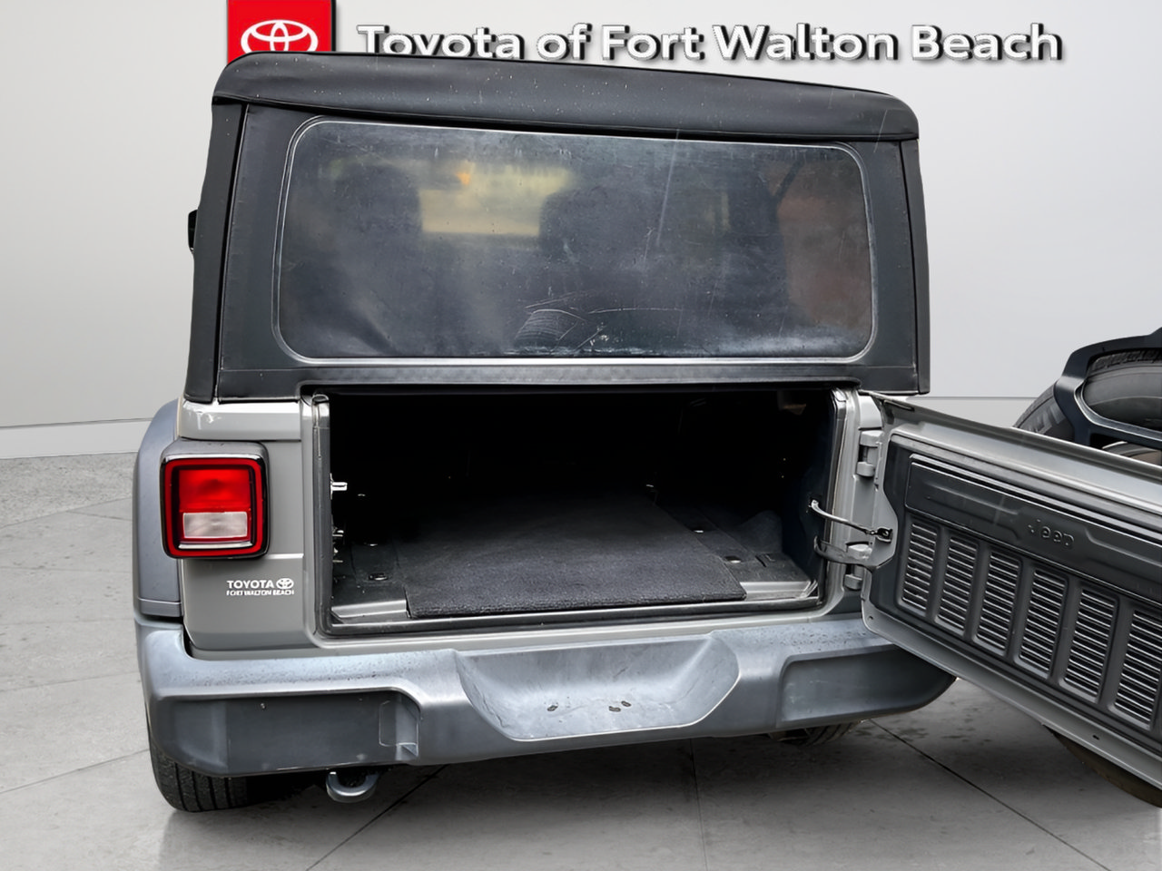 Used 2021 Jeep Wrangler Unlimited Sport AWD/4WD image 30