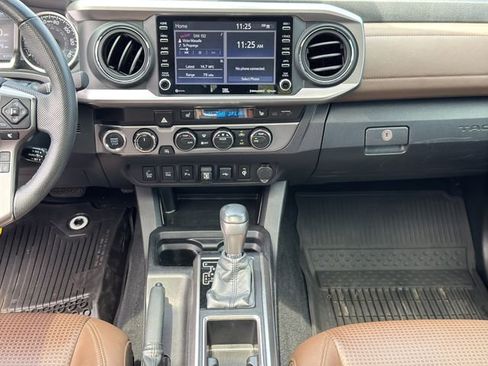 Used 2023 Toyota Tacoma Limited AWD/4WD image 19