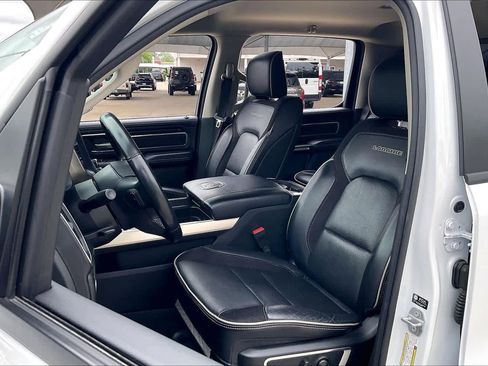 Used 2022 RAM 1500 Laramie AWD/4WD image 8
