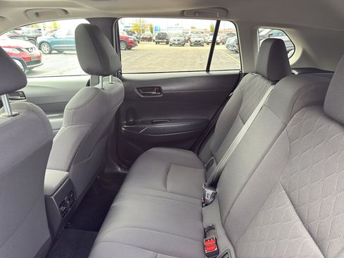 Used 2022 Toyota Corolla Cross LE image 34