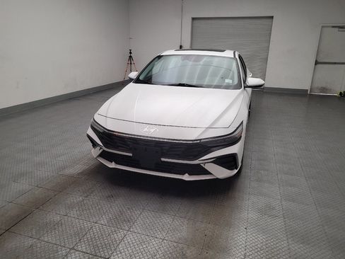 Used 2025 Hyundai Elantra SEL FWD image 15