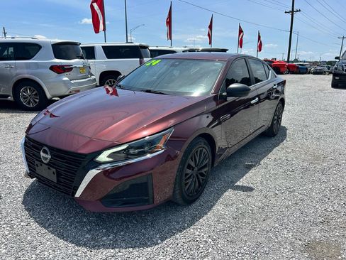 Used 2024 Nissan Altima 2.5 SV FWD image 18