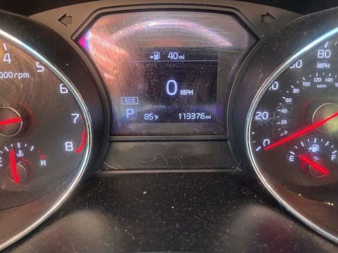 Used 2020 Kia Sedona LX image 18