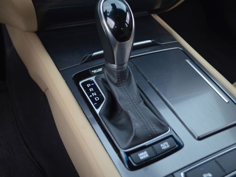 Used 2015 Hyundai Genesis 3.8 w/ Option Group 03 image 25