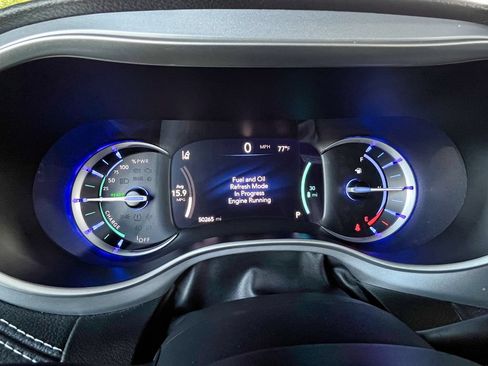 Used 2024 Chrysler Pacifica Limited FWD image 20