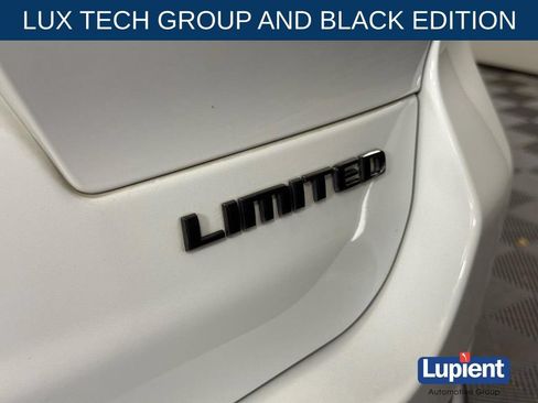 Used 2023 Jeep Grand Cherokee L Limited w/ Luxury Tech Group II AWD/4WD image 7