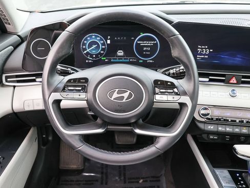 Used 2024 Hyundai Elantra Limited FWD image 9